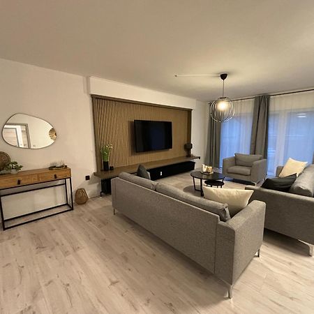 140Qm - 4 Zimmer- Parkplatz - Autobahn - Blauer See - Mallibase Apartments Garbsen Exterior foto