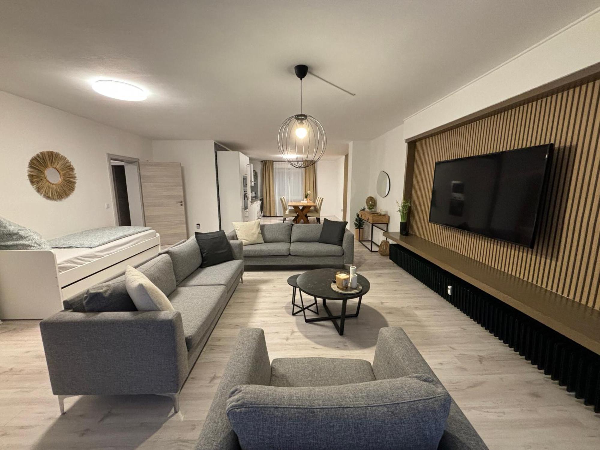 140Qm - 4 Zimmer- Parkplatz - Autobahn - Blauer See - Mallibase Apartments Garbsen Exterior foto